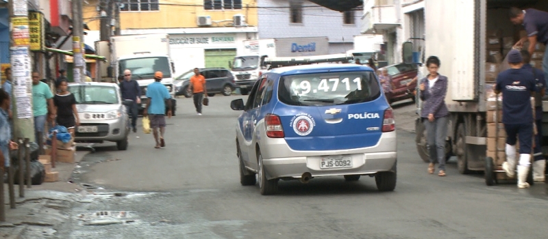 RONDA: Murilo Vilas Boas visita Pau da Lima e falar sobre insegurança no bairro; Veja vídeo