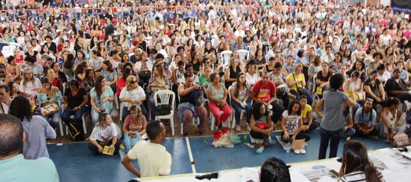 PROTESTO: Professores municipais decidem paralisar atividades por 48 horas