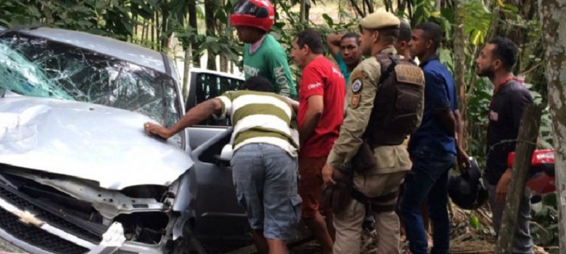 ACIDENTE: Homem morre e duas pessoas ficam feridas em colisão com três carros