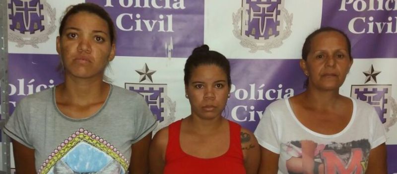 TRÁFICO NO INTERIOR: Polícia prende três mulheres flagradas com 52 pedras de crack em Itaberaba