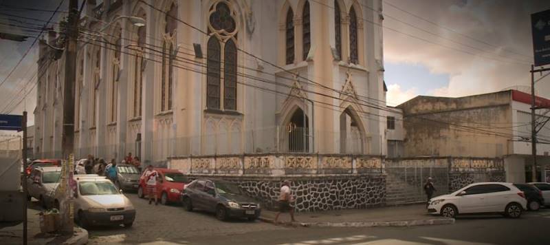 RONDA: Assaltos frequentes no Largo dos Mares assusta moradores e interfere em rotina de igreja