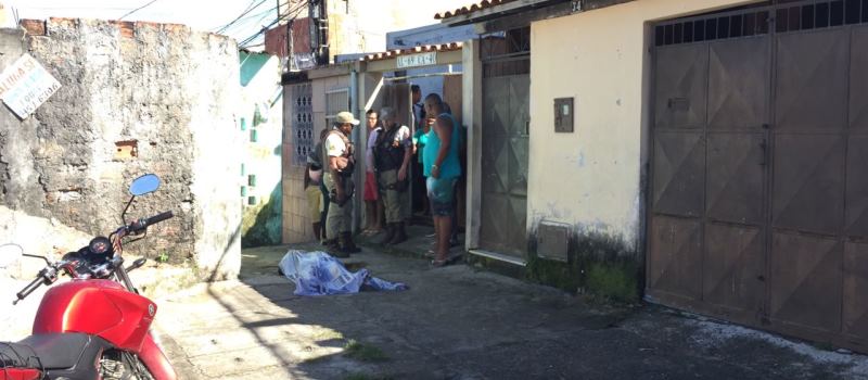 JARDIM SANTO INÁCIO: Professor de rappel morre atingido por bala perdida na frente de casa