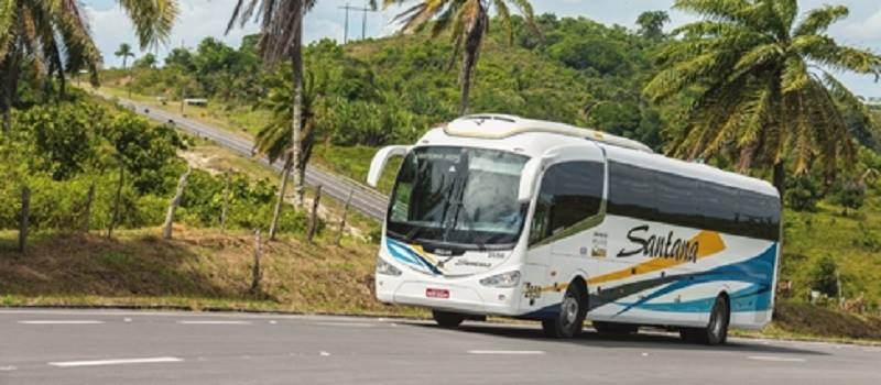 SEM PIEDADE: Bandidos assaltam passageiros de ônibus em Feira de Santana e obrigam motorista a ficar nu