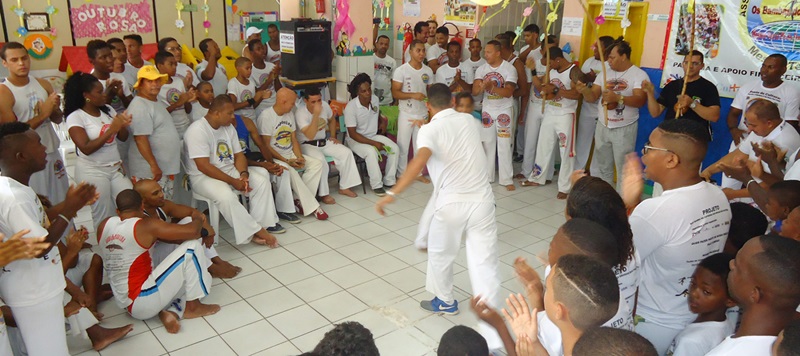 ?Sou Bamba na Capoeira Nas Drogas Dou Rasteira? realiza batizado de alunos no Uruguai