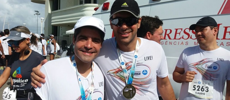 Ao lado do prefeito, vereador Tiago Correia completa prova e enaltece a Maratona de Salvador