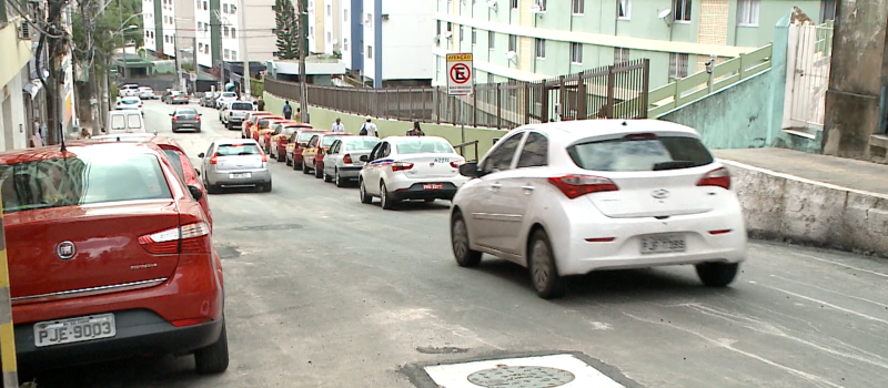 QVP: Rua interditada após abertura de cratera é liberada no Politeama de Baixo; Veja vídeo