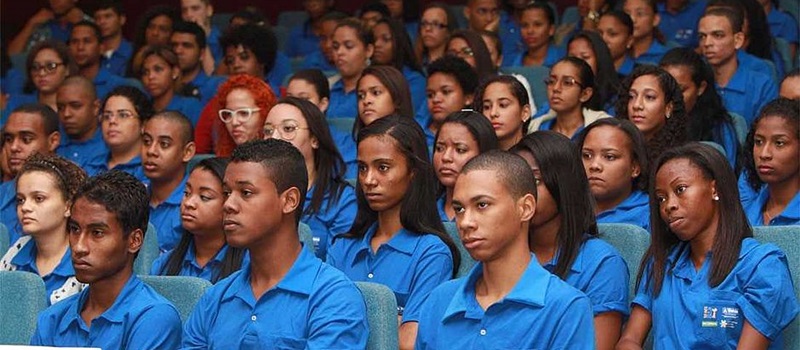 MAIS FUTURO: Cerca de 4 mil estudantes se inscrevem em programa que oferece ajuda financeira