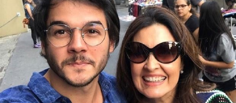 &#8216;PARCEIRA&#8217;: Namorado de Fátima Bernardes posta foto em momento descontraído com jornalista; Veja