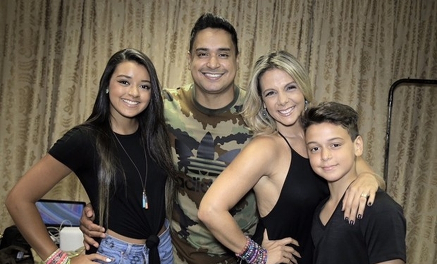 FAMÍLIA REAL BAIANA: Xanddy e Carla Perez usam redes sociais para parabenizar filho; Veja