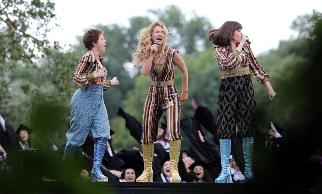 &#8216;MAMMA MIA! 2&#8217;: Continuação de musical com hits do grupo ABBA ganha trailer; Assista