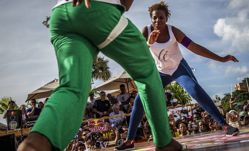 Mulheres ganham categoria em torneio que elege capoeirista &#8220;mais completo do mundo&#8221;