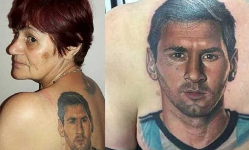 Aos 54 anos, fã de Messi aguenta 6 horas para tatuar atacante nas costas