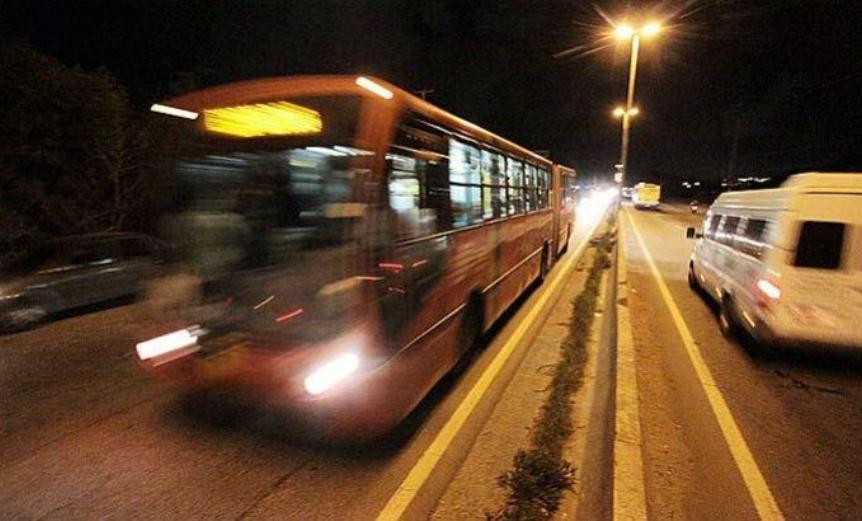 DISCRIMINAÇÃO RACIAL: Mulher é expulsa de ônibus por não aceitar homem negro ao seu lado