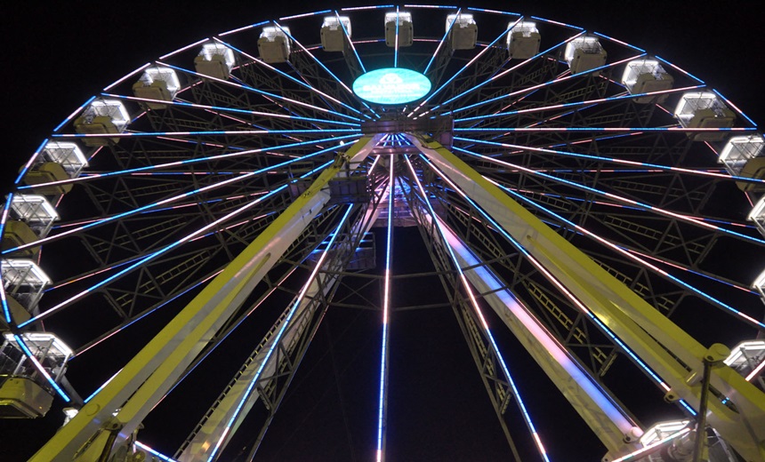 SUCESSO: Roda gigante atrai cerca de 10 mil pessoas só na primeira noite do Festival Virada Salvador