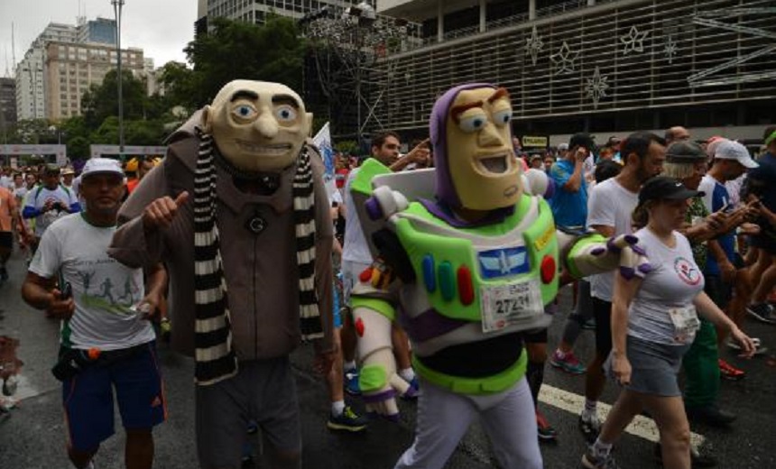 SÃO SILVESTRE: Atletas amadores dão tom descontraído à corrida de rua que encerra o ano