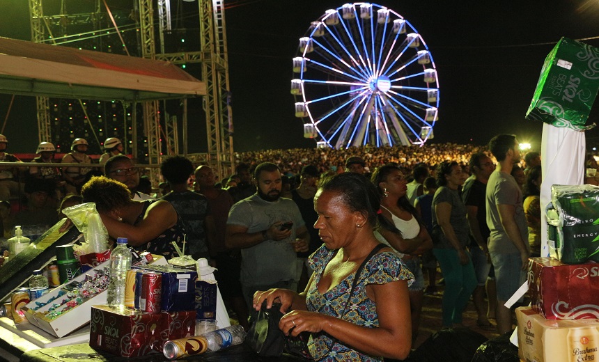 FESTIVAL DA VIRADA: Vendas no réveillon aumentam em 40% e ambulantes comemoram