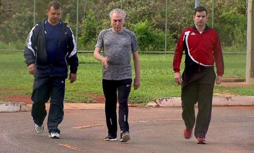 Presidente Michel Temer faz caminhada e diz que sua saúde está &#8220;recuperada&#8221;