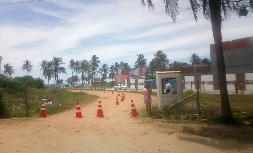 ILEGAL: Barraca na Praia do Flamengo é notificada após cobrar pedágio por conta própria