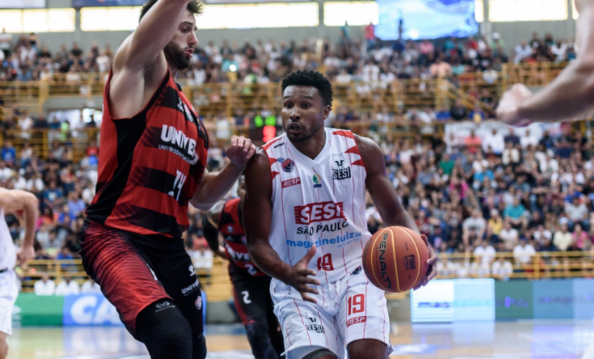 NÃO DEU: Vitória perde contra Franca em estreia de Leandrinho no NBB