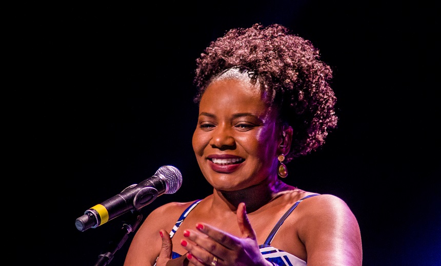 COMEMORAÇÃO: Margareth Menezes celebra 30 anos de carreira com show na Concha Acústica