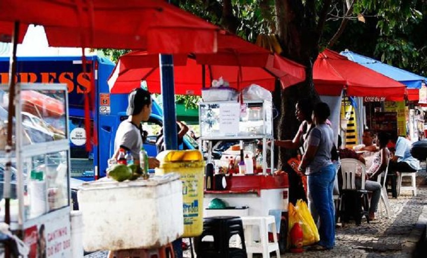 VAGAS ESGOTADAS: Licenciamento de ambulantes para o Carnaval está encerrado