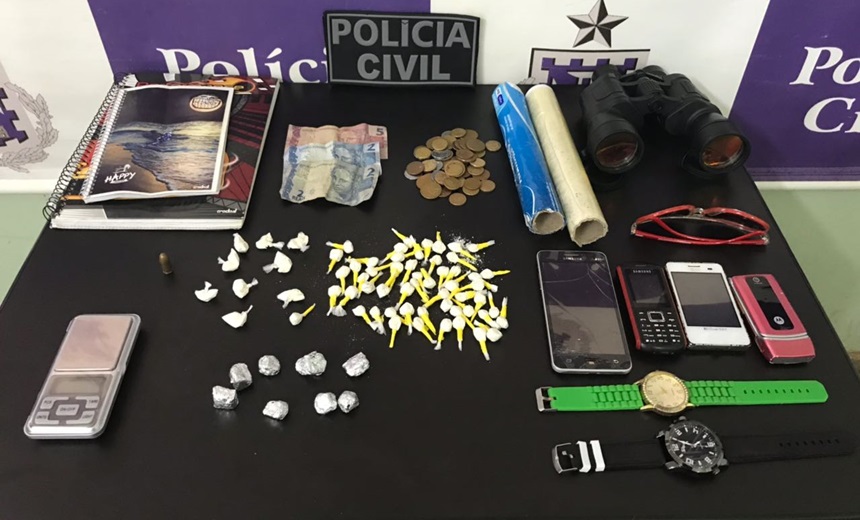 &#8216;HOME OFFICE&#8217;: Polícia prende mulher que vendia cocaína e maconha em casa