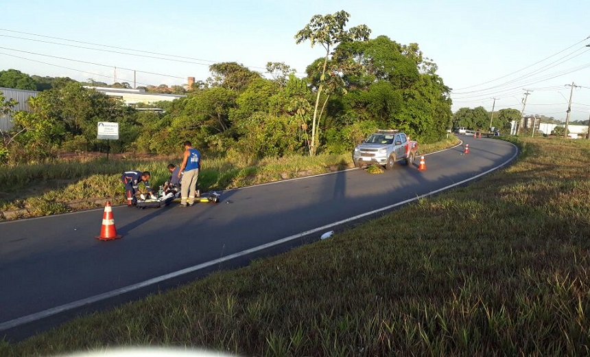 TRAGÉDIA: Caminhão atropela e arrasta motociclista na estrada do Cia Simões Filho