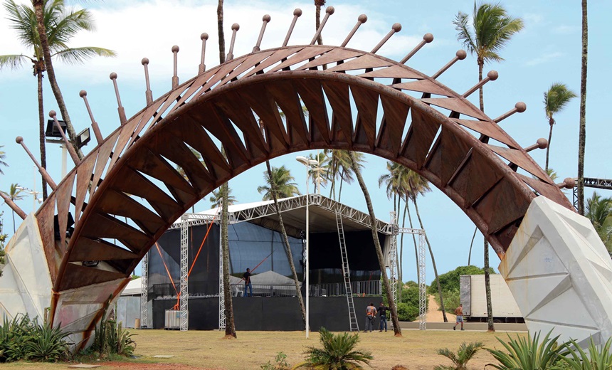 VOLTA ÀS ORIGENS: Palco do Rock retorna ao coqueiral de Piatã após três anos