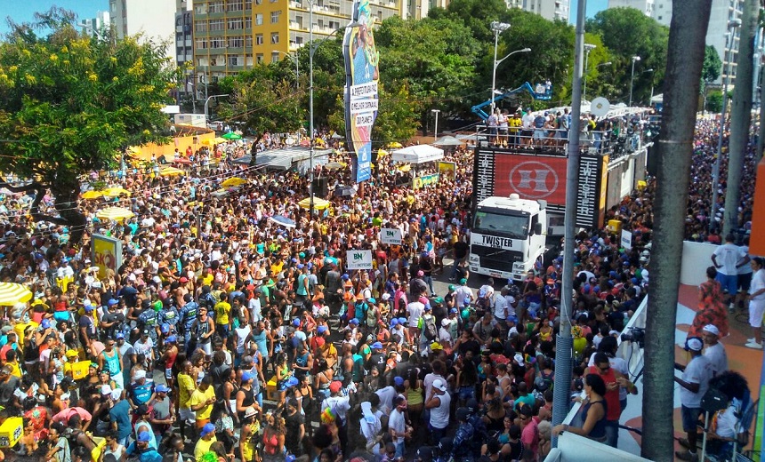 DAQUELE JEITO: Harmonia anima pipoca no último dia de Carnaval no Campo Grande