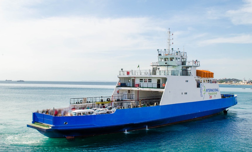 BOM DESPACHO: Ferry-boat tem movimento intenso na manhã desta quarta, em Itaparica