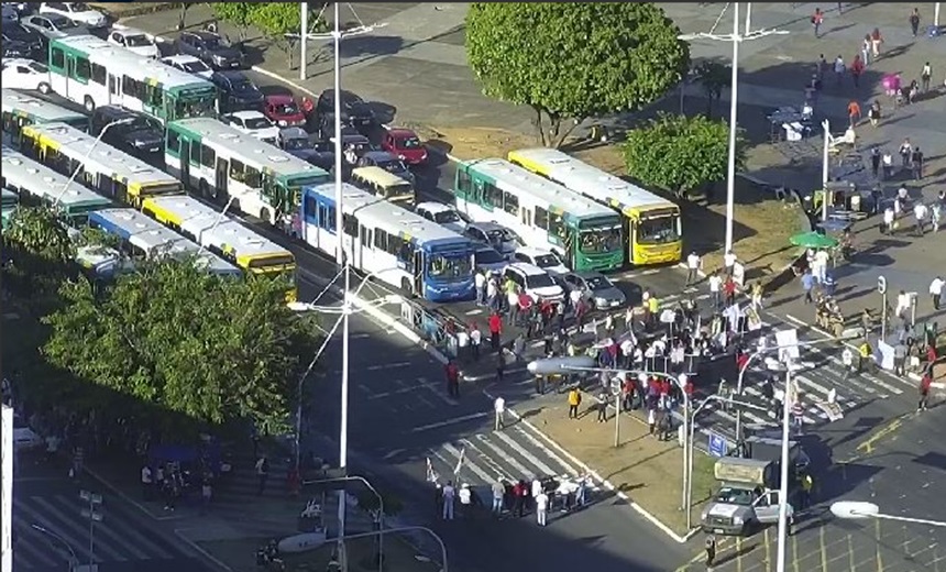 Protesto contra reforma da previdência, deixa trânsito  intenso em diversas vias de Salvador