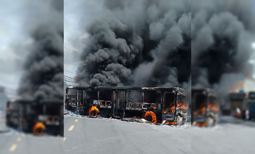 Moradores da Sussuarana incendeiam ônibus após homem morrer em troca de tiros com PM