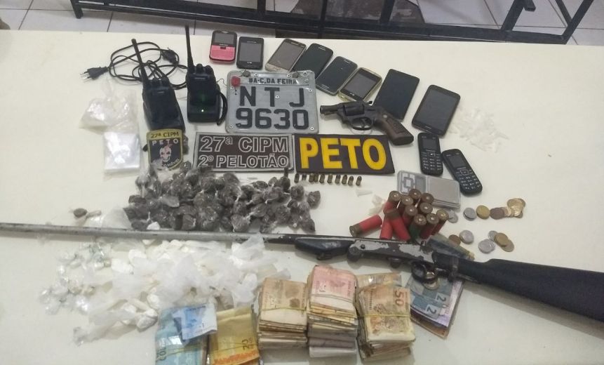 Policia apreende armas, drogas, munições e dinheiro oriundos do tráfico na cidade de Cachoeira