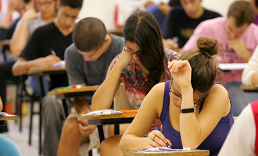 GRADUAÇÃO: Inscrição para financiamento estudantil em universidade paga termina quarta