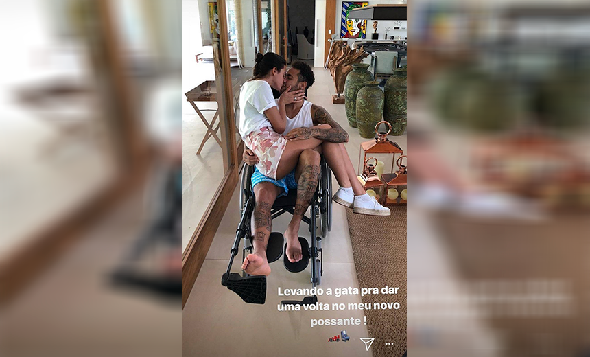 APAIXONADOS: Às vésperas de cirurgia, Neymar se diverte com Bruna Marquezine