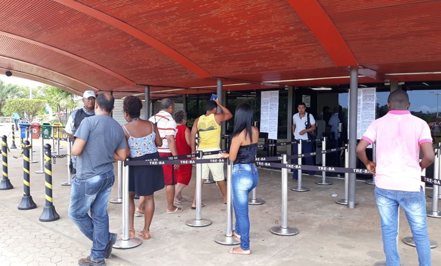 TRE tem fila pequena em dia de retomada do processo de recadastramento biométrico