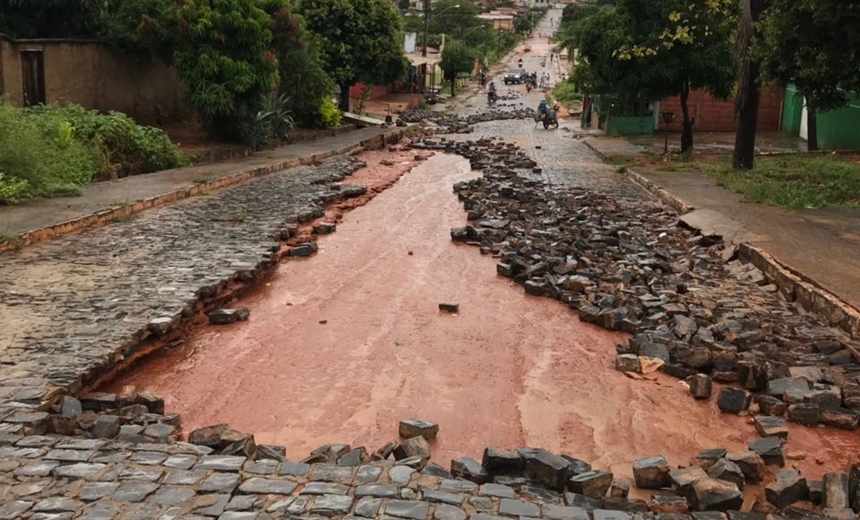 SITUAÇÃO DE EMERGÊNCIA: Fortes chuvas causam estragos no município de Santana