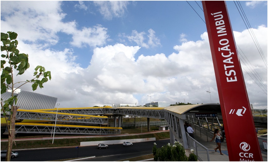 METRÔ: Passarela da Estação Imbuí é entregue à população nesta quinta