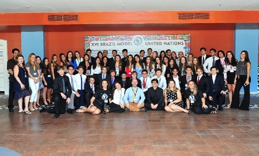 Alunos de escola em Salvador são destaque no Brazil Model United Nations