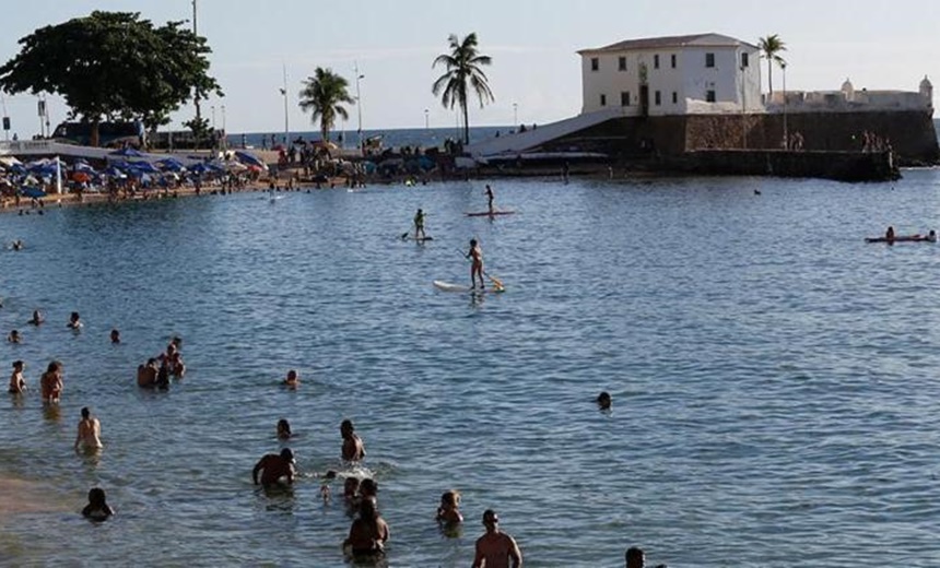 Homem morre afogado no Porto da Barra; Polícia e Samu estiveram no local