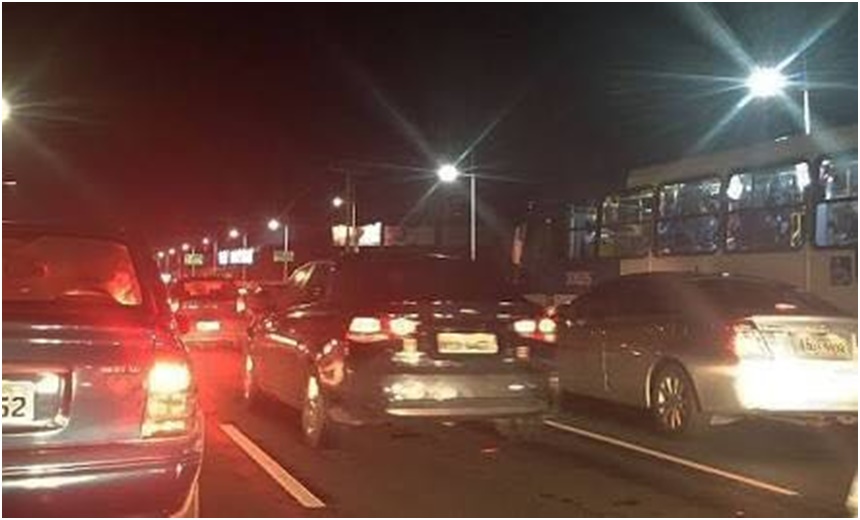 Por conta de apagão, motoristas vivem noite de caos nas ruas da capital baiana