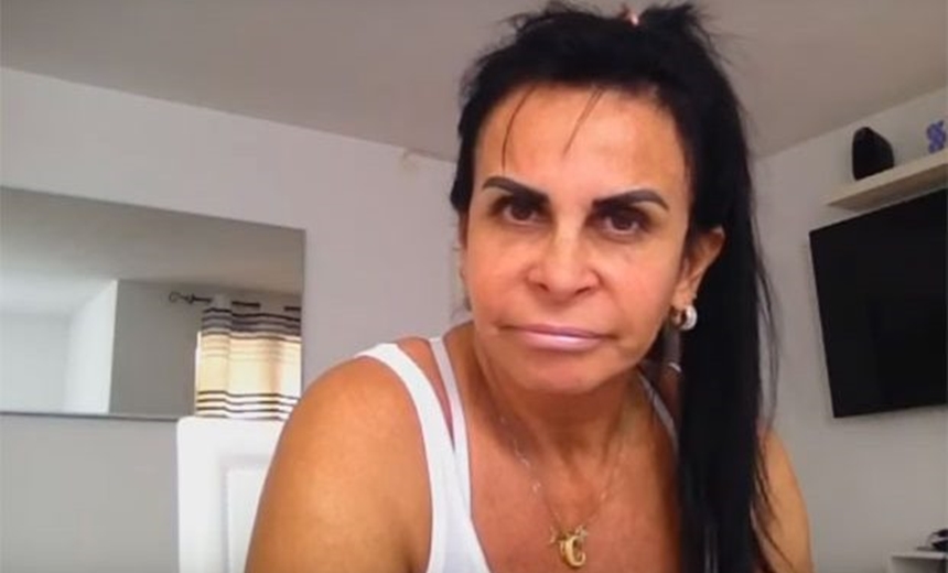 &#8220;BUMBUM CAIU&#8221;: Gretchen se revolta com chamada de revista e desabafa no Instagram; Veja