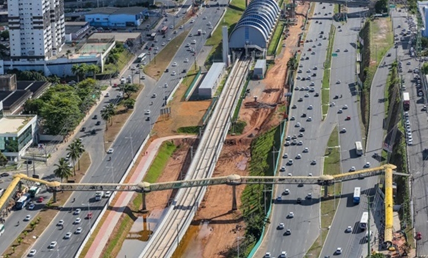 Trecho da Avenida Paralela será interditado para remoção de parte de passarela antiga