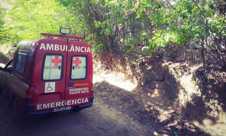 SIMÕES FILHO: Bombeiros entram em matagal para localizar mototaxista desaparecido