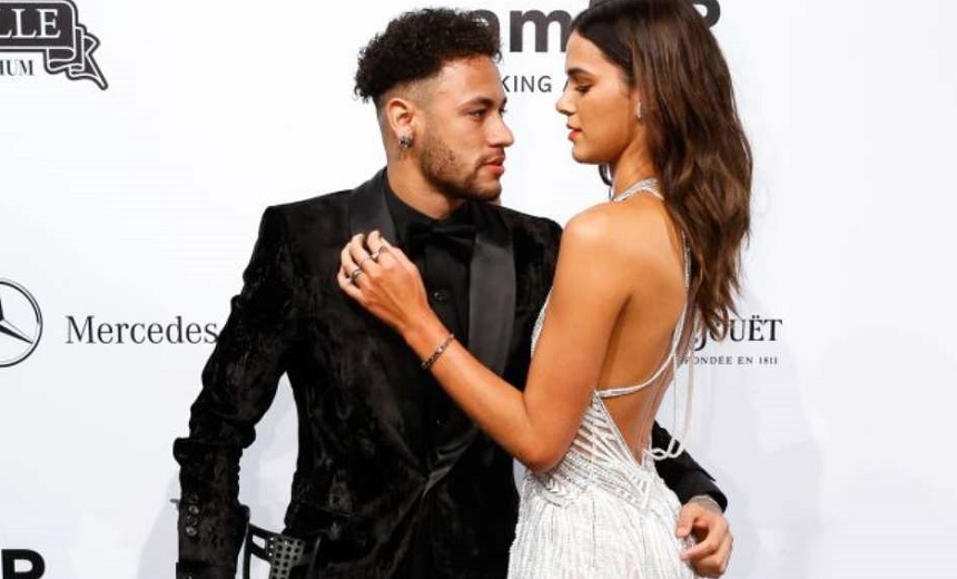 BRILHOU: Neymar presenteia Bruna Marquezine com joia que vale mais de R$ 100 mil