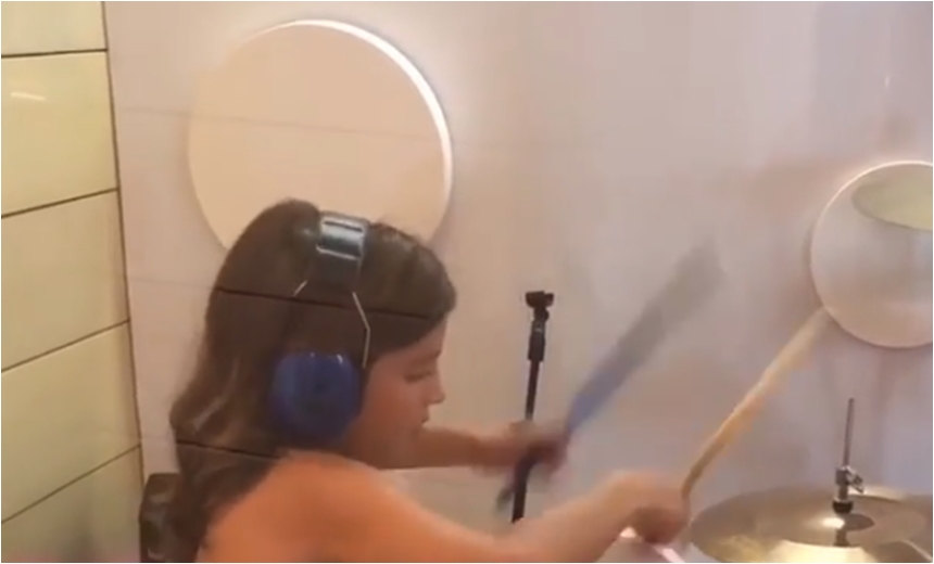 ASSISTA: Ivete Sangalo posta vídeo do filho mais velho tocando bateria e se derrete