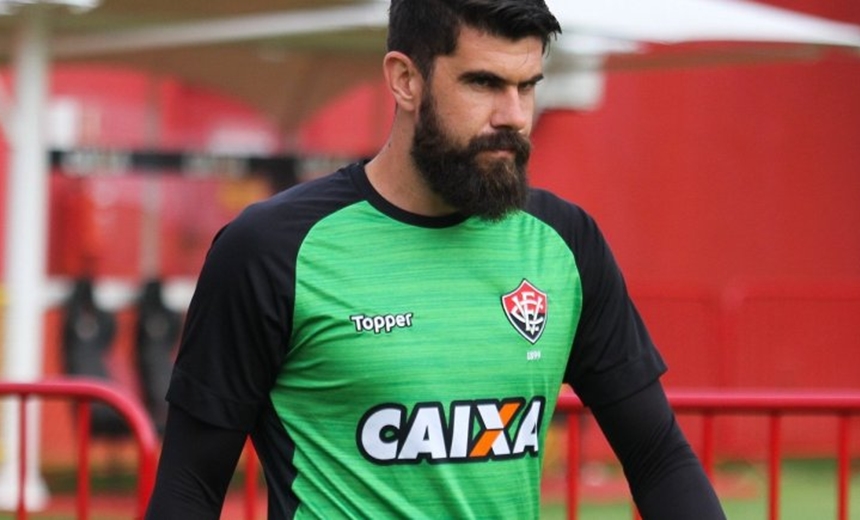 &#8216;EM NEGOCIAÇÃO&#8217;, diz assessoria do Vitória sobre saída do goleiro Fernando Miguel