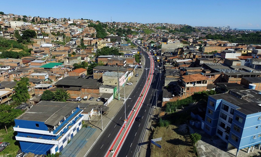 Por que acontecem tantos acidentes na Avenida Suburbana? Buscamos a resposta