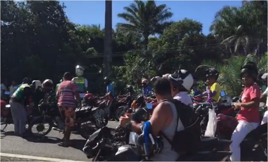 BA 099: Moradores de Barra de Pojuca fecham via e cobram maior segurança na região; Vídeo