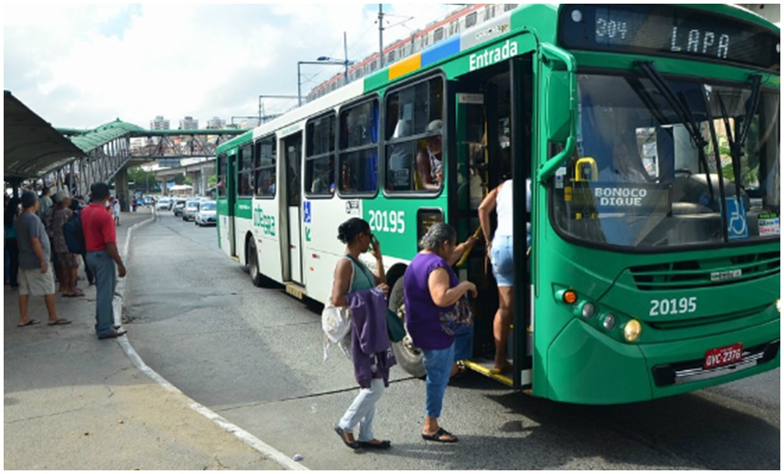 Após paralisação, ônibus do consórcio OT Trans (verde) voltam a circular em Salvador